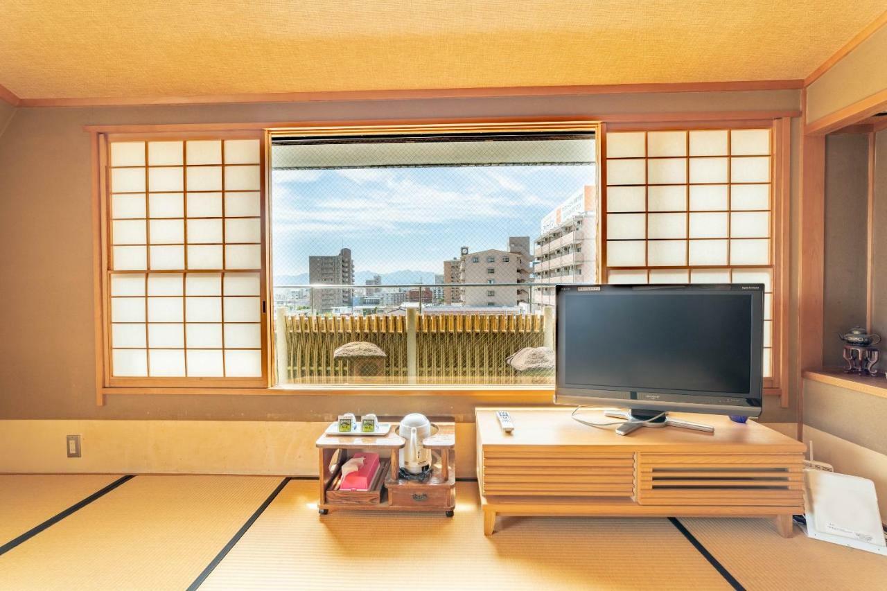 Oyo Business Hotel Nishiura Yokkaichi Exteriör bild